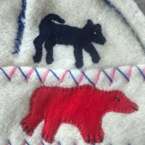 Cozy Hat with Bear Motif in Cream, Red, and Black - Picture 4 of 6